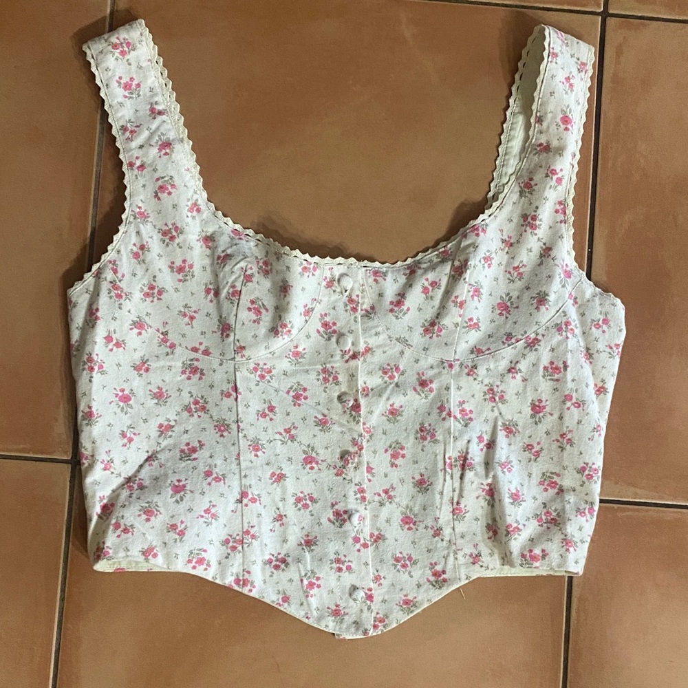AQUA crop top button up the front. Brand new with tags. Soft. Off-white/pink